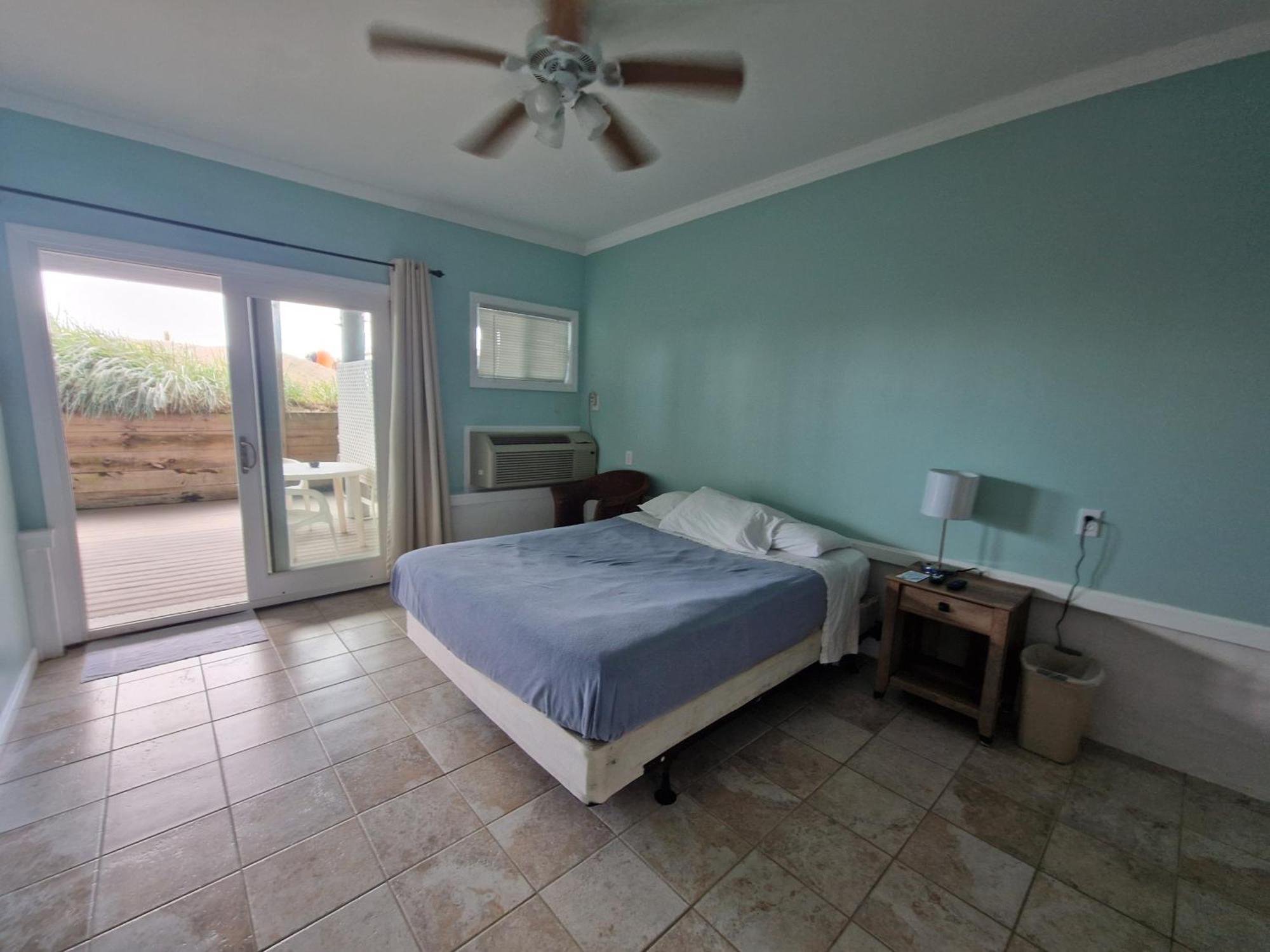 Sandcastle Beachfront Inn Westerly Bagian luar foto