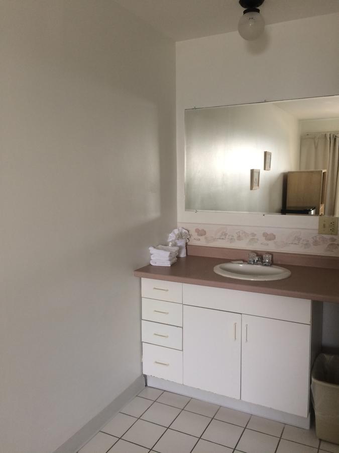 Sandcastle Beachfront Inn Westerly Bagian luar foto