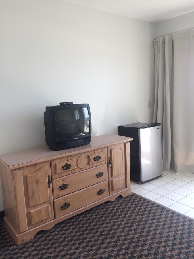 Sandcastle Beachfront Inn Westerly Bagian luar foto